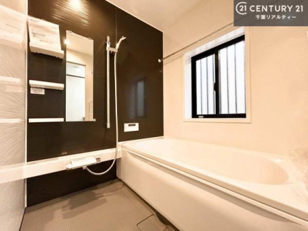 ���� �������������l�̕��͋C�̃o�X���[���́A�����o�Ă��ăo�X�^�C�����[���I
���d���撣���Ă��邲�J���ɂ��D�݂̍���̓����܂����āA�y����ł݂Ă͂������ł��傤���H