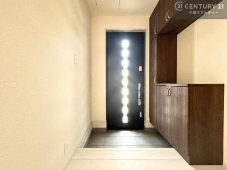 ���� �V���[�Y�{�b�N�X�t���Ȃ̂ŁA���ւ��Еt�����|�������₷���ł��I
�X�b�L���������ւŌ˂��J�����u�ԁA�������̂���S�n������Ԃ��o�}���Ă���܂��B