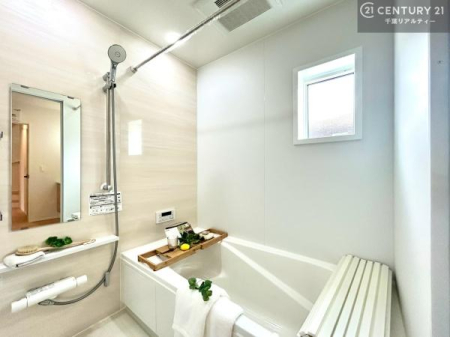 ���� �������������l�̕��͋C�̃o�X���[���́A�����o�Ă��ăo�X�^�C�����[���I
���d���撣���Ă��邲�J���ɂ��D�݂̍���̓����܂����āA�y����ł݂Ă͂������ł��傤���H