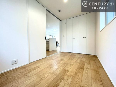 �m�� ���r���O�Ɨאڂ����m���ł��I�Ǝ��̋x�e�X�y�[�X��L�b�Y�X�y�[�X�Ƃ��Ċ��p����̂��悳�����ł��ˁI

