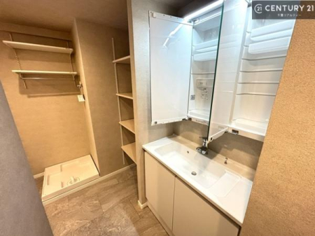 ���ʑ�E���ʏ� �g�Ȃ�𐮂�����ʏ��́A���������厖�ł��I������̐������̂��镵�͋C�����o�I�C�����悭���g�����������܂��B