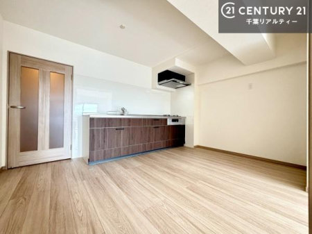 �L�b�`�� ���[�X�y�[�X���L�x�ŁA�����X�y�[�X���X�b�L���ƕЕt���Ђ�`�����p�ł��܂��I
���K�ɍ�Ƃ��ł��A�Ǝ��̌����A�b�v�I�����̗���������܂��I