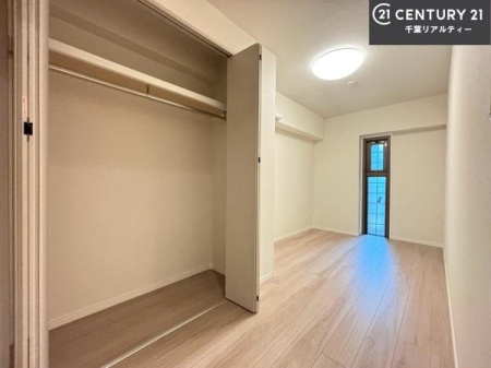 �Q�� �D���������������ޗm���́A���̖ڊo�߂��C�������ǂ������ł��ˁB���������Ԃ��������Ɖ߂������Ƃ��ł��܂��B�D�����F�����̃t���[�����O���ǂ�ȉƋ�ɂ��}�b�`���܂��I