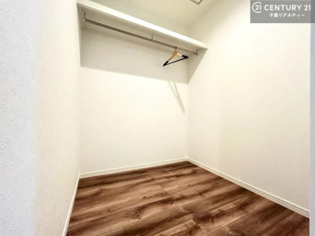 ���[ �E�H�[�N�C���N���[�[�b�g�t���ł��B��������̂��m���Ȃǂ����[���Ă��������ł��ˁI���ɂ���@�������ȂǋG�ߕ��̑傫�ȉƓd�����[�ł��܂��I