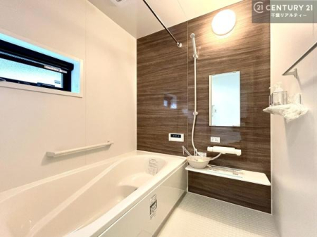 ���� �������������l�̕��͋C�̃o�X���[���́A�����o�Ă��ăo�X�^�C�����[���I
���d���撣���Ă��邲�J���ɂ��D�݂̍���̓����܂����āA�y����ł݂Ă͂������ł��傤���H