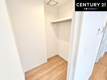���[ �E�H�[�N�C���N���[�[�b�g�t���ł��B��������̂��m���Ȃǂ����[���Ă��������ł��ˁI���ɂ���@�������ȂǋG�ߕ��̑傫�ȉƓd�����[�ł��܂��I