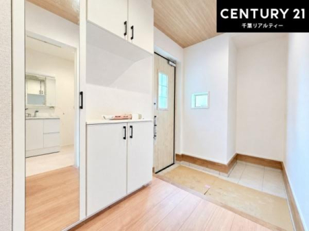 ���� �~���[�t���V���[�Y�{�b�N�X�t���ŁA���ւ��Еt�����|�������₷���ł��I
�X�b�L���������ւŌ˂��J�����u�ԁA�������̂���S�n������Ԃ��o�}���Ă���܂��B