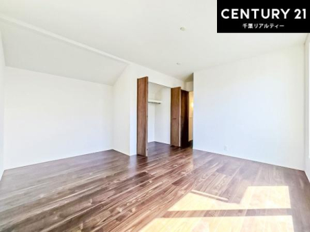 �q������ ���[�͂̂��鋏���ł��B����������������L�X�Ǝg���ċC�������ǂ��ł��I
�L���C�Ȗ��邢�������ŉ߂����̂́A�X�ɂ̂�т�������ł��܂��ˁI