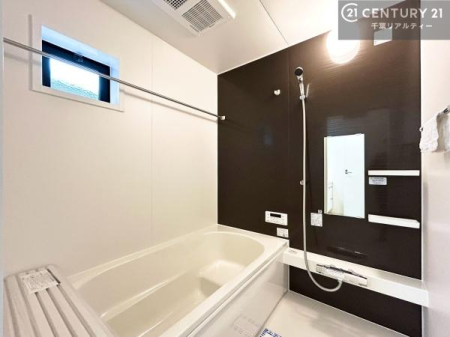 ���� �������������l�̕��͋C�̃o�X���[���́A�����o�Ă��ăo�X�^�C�����[���I
���d���撣���Ă��邲�J���ɂ��D�݂̍���̓����܂����āA�y����ł݂Ă͂������ł��傤���H