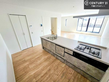 �L�b�`�� ��Ƃ肠�钲���X�y�[�X�ō�Ƃ����₷�����K�ȃL�b�`���ł��I
���q�l�ƈꏏ�ɂ��َq������y���߂�L�X�X�y�[�X�ł��B�y�����������ԂɂȂ肻���ł��ˁI