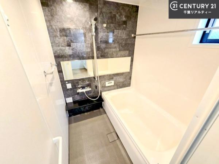 ���� �������������l�̕��͋C�̃o�X���[���́A�����o�Ă��ăo�X�^�C�����[���I
���d���撣���Ă��邲�J���ɂ��D�݂̍���̓����܂����āA�y����ł݂Ă͂������ł��傤���H