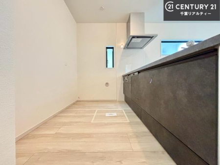 �L�b�`�� ���[�X�y�[�X���L�x�ŁA�����X�y�[�X���X�b�L���ƕЕt���Ђ�`�����p�ł��܂��I
���K�ɍ�Ƃ��ł��A�Ǝ��̌����A�b�v�I�����̗���������܂��I