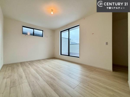 �m�� �o���R�j�[�ɖʂ��Ă���m���ł��B���邭�����肪����A���C����������ł��܂��I���N���āA�O�ɏo�Ĕw�L�т����[�ċz�����ǂ������}������邱�Ƃ��ł��܂��B