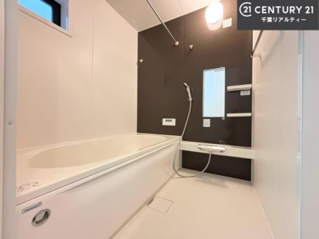���� �������������l�̕��͋C�̃o�X���[���́A�����o�Ă��ăo�X�^�C�����[���I
���d���撣���Ă��邲�J���ɂ��D�݂̍���̓����܂����āA�y����ł݂Ă͂������ł��傤���H