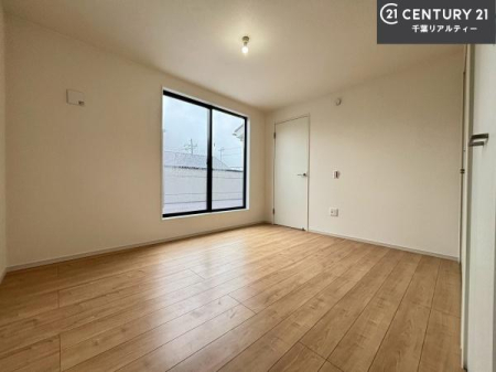 �m�� �o���R�j�[�ɖʂ��Ă���m���ł��B���邭�����肪����A���C����������ł��܂��I���N���āA�O�ɏo�Ĕw�L�т����[�ċz�����ǂ������}������邱�Ƃ��ł��܂��B
