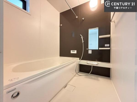 ���� �������������l�̕��͋C�̃o�X���[���́A�����o�Ă��ăo�X�^�C�����[���I
���d���撣���Ă��邲�J���ɂ��D�݂̍���̓����܂����āA�y����ł݂Ă͂������ł��傤���H
