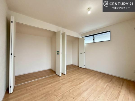 �Q�� �D���������������ޗm���́A���̖ڊo�߂��C�������ǂ������ł��ˁB���������Ԃ��������Ɖ߂������Ƃ��ł��܂��B�D�����F�����̃t���[�����O���ǂ�ȉƋ�ɂ��}�b�`���܂��I