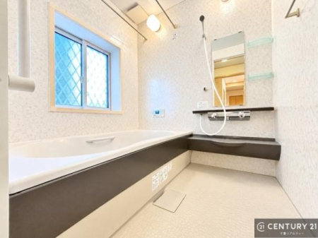 ���� �������������l�̕��͋C�̃o�X���[���́A�����o�Ă��ăo�X�^�C�����[���I
���d���撣���Ă��邲�J���ɂ��D�݂̍���̓����܂����āA�y����ł݂Ă͂������ł��傤���H