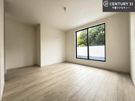 �m�� �o���R�j�[�ɖʂ��Ă���m���ł��B���邭�����肪����A���C����������ł��܂��I���N���āA�O�ɏo�Ĕw�L�т����[�ċz�����ǂ������}������邱�Ƃ��ł��܂��B