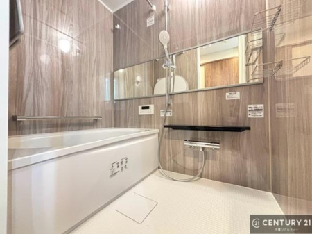 ���� �������������l�̕��͋C�̃o�X���[���́A�����o�Ă��ăo�X�^�C�����[���I
���d���撣���Ă��邲�J���ɂ��D�݂̍���̓����܂����āA�y����ł݂Ă͂������ł��傤���H