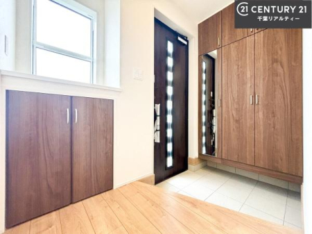 ���� ���ċA���Ă��Ă��A�������܁I�����������Ȃ�A�D�����}������Ă�����ԂɂȂ��Ă��܂��B
���邭��������錺�ւł��I