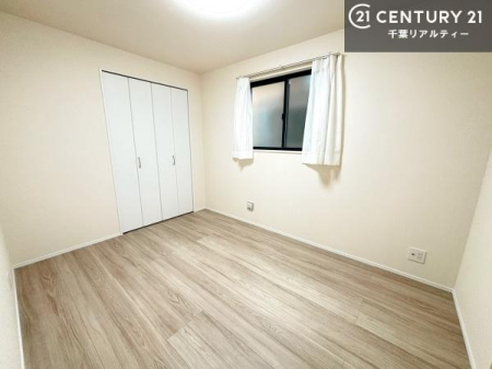 ���[ �[�˕t���I�G�߂��̂̃C���e���A�̎��[�₨�m���̎��[�ɕ֗��ł��I
���[�X�y�[�X�Ƃ��Ă͖ܘ_�A�P�̋����Ƃ��Ă����g�����������܂��B