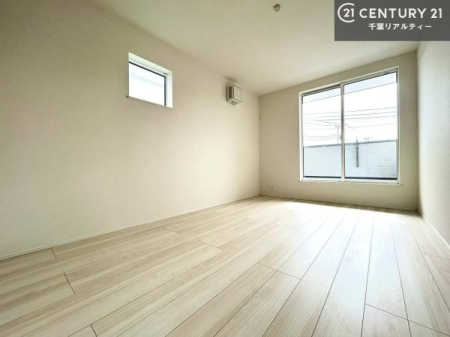 �Q�� �o���R�j�[�ɖʂ��Ă���m���ł��B���邭�����肪����A���C����������ł��܂��I���N���āA�O�ɏo�Ĕw�L�т����[�ċz�����ǂ������}������邱�Ƃ��ł��܂��B