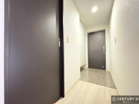 ���� �V���[�Y�{�b�N�X�t���Ȃ̂ŁA���ւ��Еt�����|�������₷���ł��I
�X�b�L���������ւŌ˂��J�����u�ԁA�������̂���S�n������Ԃ��o�}���Ă���܂��B