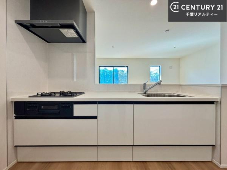 �L�b�`�� ���[�X�y�[�X���L�x�ŁA�����X�y�[�X���X�b�L���ƕЕt���Ђ�`�����p�ł��܂��I
���K�ɍ�Ƃ��ł��A�Ǝ��̌����A�b�v�I�����̗���������܂��I