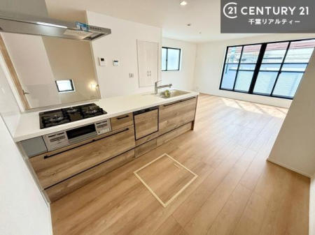 �L�b�`�� ��Ƃ肠�钲���X�y�[�X�ō�Ƃ����₷�����K�ȃL�b�`���ł��I
���q�l�ƈꏏ�ɂ��َq������y���߂�L�X�X�y�[�X�ł��B�y�����������ԂɂȂ肻���ł��ˁI