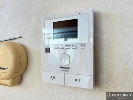 ���̑����� TV���j�^�[�t���C���^�[�z��������A�K��҂��f���Ŋm�F���Ă���Ή��ł��邽�߁A�h�Ɩʂ����S�ł��B���q�l�̂�����Ԏ��ɂ��S�����A���Ƒ��̈��S�E���S�ȕ�炵���T�|�[�g���܂��B