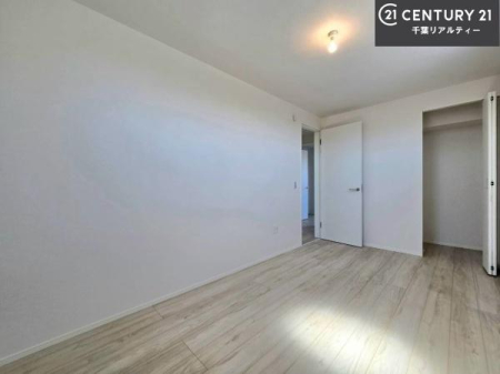 ���r���O�ȊO�̋��� ���邭���ʂ��̗ǂ������ł��B�u�V���v���v�Ƀf�U�C�����ꂽ�����B���R�x�������̂ŉƋ�⃌�C�A�E�g�ł��D�݂̋�Ԃ�n��グ���܂��B�����x�A���n�ɂĂ��m�F���������B