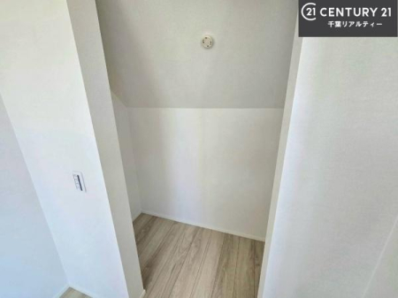 ���[ �E�H�[�N�C���N���[�[�b�g�t���ł��B��������̂��m���Ȃǂ����[���Ă��������ł��ˁI���ɂ���@�������ȂǋG�ߕ��̑傫�ȉƓd�����[�ł��܂��I