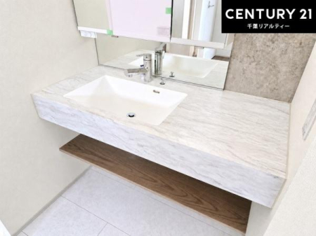 ���ʑ�E���ʏ� �[�����ʑ�{�E���́A�������˂ɂ����̂ł�����ꂪ�y�X�I���������ۂĂ܂��I
�L���C�Ȑ��ʏ��Ŏ��������̃��`�x�[�V�������オ��܂��ˁI