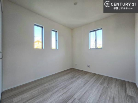 �q������ ���q���܂̋����Ƃ��Ă��������߂̗m���B�x�b�h��w�K���Ȃǂ�z�u���₷���A���q���܂����������̎��Ԃ��߂�����v���C�x�[�g��ԂƂ��Ă��g�����������܂��B