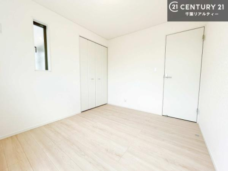�m�� �V���v���Ƀf�U�C������Ă��邽�߁A�Ƌ��I�т܂���I
���C�ɓ���̉Ƌ��u���Ă��낰���Ԃ���邱�Ƃ��ł��܂��B
