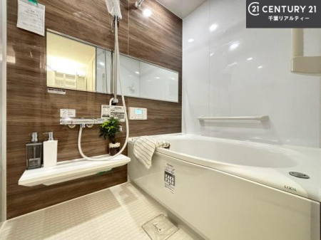 ���� �������������l�̕��͋C�̃o�X���[���́A�����o�Ă��ăo�X�^�C�����[���I
���d���撣���Ă��邲�J���ɂ��D�݂̍���̓����܂����āA�y����ł݂Ă͂������ł��傤���H