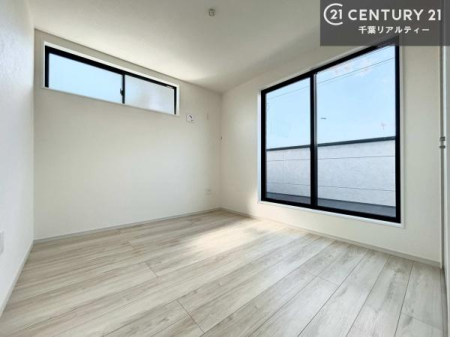 �m�� �o���R�j�[�ɖʂ��Ă���m���ł��B���邭�����肪����A���C����������ł��܂��I���N���āA�O�ɏo�Ĕw�L�т����[�ċz�����ǂ������}������邱�Ƃ��ł��܂��B