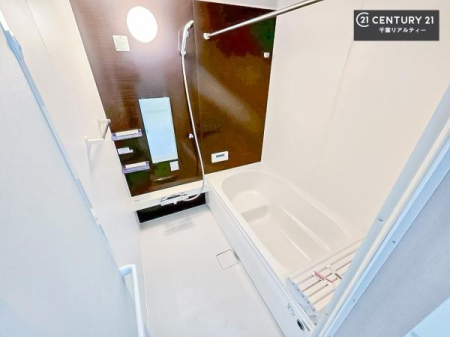 ���� �������������l�̕��͋C�̃o�X���[���́A�����o�Ă��ăo�X�^�C�����[���I
���d���撣���Ă��邲�J���ɂ��D�݂̓����̓����܂����āA�y����ł݂Ă͂������ł��傤���H