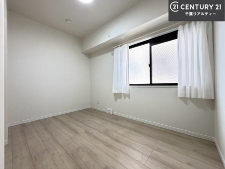 �q������ ���q���܂̋����Ƃ��Ă��������߂̗m���B�x�b�h��w�K���Ȃǂ�z�u���₷���A���q���܂����������̎��Ԃ��߂�����v���C�x�[�g��ԂƂ��Ă��g�����������܂��B