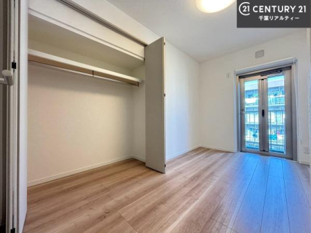 �m�� �o���R�j�[�ɖʂ��Ă���m���ł��B���邭�����肪����A���C����������ł��܂��I���N���āA�O�ɏo�Ĕw�L�т����[�ċz�����ǂ������}������邱�Ƃ��ł��܂��B