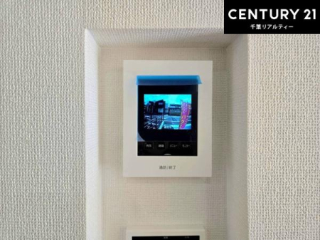 ���̑����� TV���j�^�[�t���C���^�[�z��������A�K��҂��f���Ŋm�F���Ă���Ή��ł��邽�߁A�h�Ɩʂ����S�ł��B���q�l�̂�����Ԏ��ɂ��S�����A���Ƒ��̈��S�E���S�ȕ�炵���T�|�[�g���܂��B