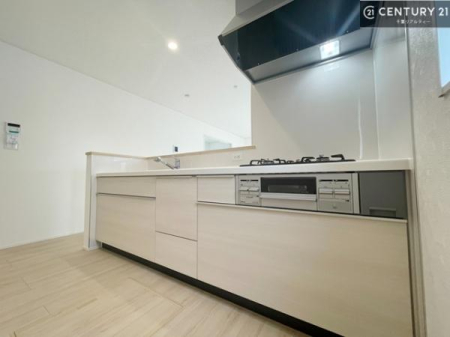 �L�b�`�� ��Ƃ肠�钲���X�y�[�X�ō�Ƃ����₷�����K�ȃL�b�`���ł��I
���q�l�ƈꏏ�ɂ��َq������y���߂�L�X�X�y�[�X�ł��B�y�����������ԂɂȂ肻���ł��ˁI