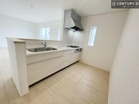 �L�b�`�� ��Ƃ肠�钲���X�y�[�X�ō�Ƃ����₷�����K�ȃL�b�`���ł��I
���q�l�ƈꏏ�ɂ��َq������y���߂�L�X�X�y�[�X�ł��B�y�����������ԂɂȂ肻���ł��ˁI