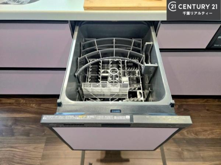 �L�b�`�� �H��@�t���̃L�b�`���ł��I�Z���������r��h�~�Ƃ��đ�ϊ��􂷂�֗��Ȏd�l�ł��I�r���g�C���Ȃ̂ŃL�b�`���̏ꏊ����炸�����X�y�[�X���L���g�����Ƃ��o���܂��I