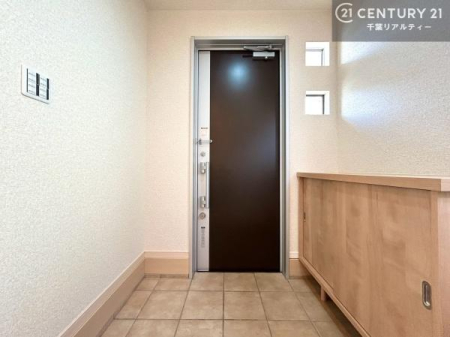 ���� �V���[�Y�{�b�N�X�t���Ȃ̂ŁA���ւ��Еt�����|�������₷���ł��I
�X�b�L���������ւŌ˂��J�����u�ԁA�������̂���S�n������Ԃ��o�}���Ă���܂��B