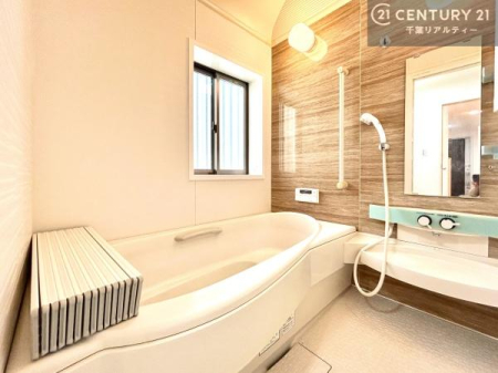 ���� �������������l�̕��͋C�̃o�X���[���́A�����o�Ă��ăo�X�^�C�����[���I
���d���撣���Ă��邲�J���ɂ��D�݂̍���̓����܂����āA�y����ł݂Ă͂������ł��傤���H