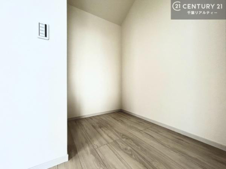 ���[ �E�H�[�N�C���N���[�[�b�g�t���ł��B��������̂��m���Ȃǂ����[���Ă��������ł��ˁI���ɂ���@�������ȂǋG�ߕ��̑傫�ȉƓd�����[�ł��܂��I