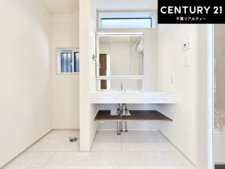 ���ʑ�E���ʏ� �I�[�v���^�C�v�̐��ʑ�́A�������ōa���Ȃ�������ꂪ���₷�����͓I�Ȑ��ʑ�ł��I�����̐g�x�x�����K�I