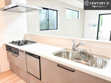 �L�b�`�� ���[�X�y�[�X���L�x�ŁA�����X�y�[�X���X�b�L���ƕЕt���Ђ�`�����p�ł��܂��I
���K�ɍ�Ƃ��ł��A�Ǝ��̌����A�b�v�I�����̗���������܂��I